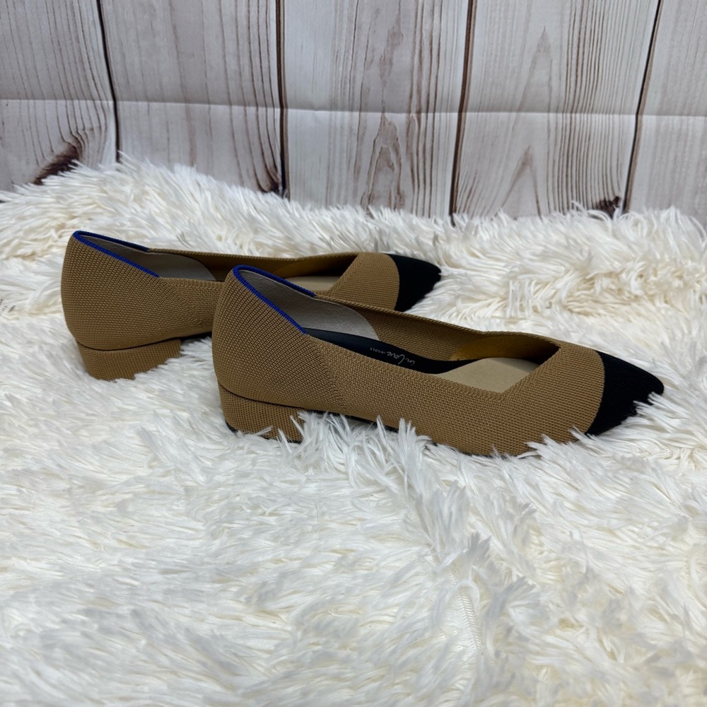NWOT ROTHY’S The High Point in Wren Captoe tan and black - Picture 4 of 6